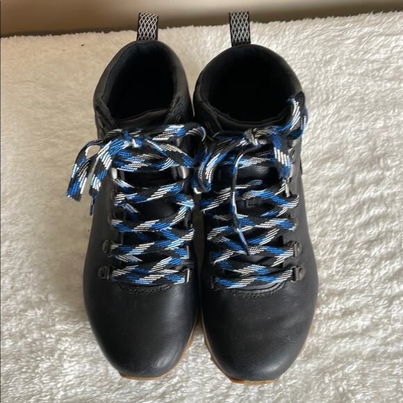 Merrell Hiking Faux Leather Lace Up Boots Women's 6 Black With Blue Strings - Picture 3 of 10